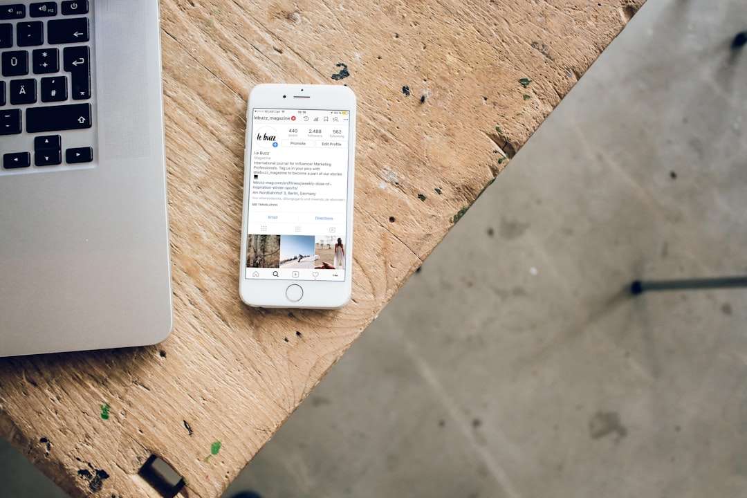 silver iPhone 6 turned on vpn mobile, disconnect vpn, phone security