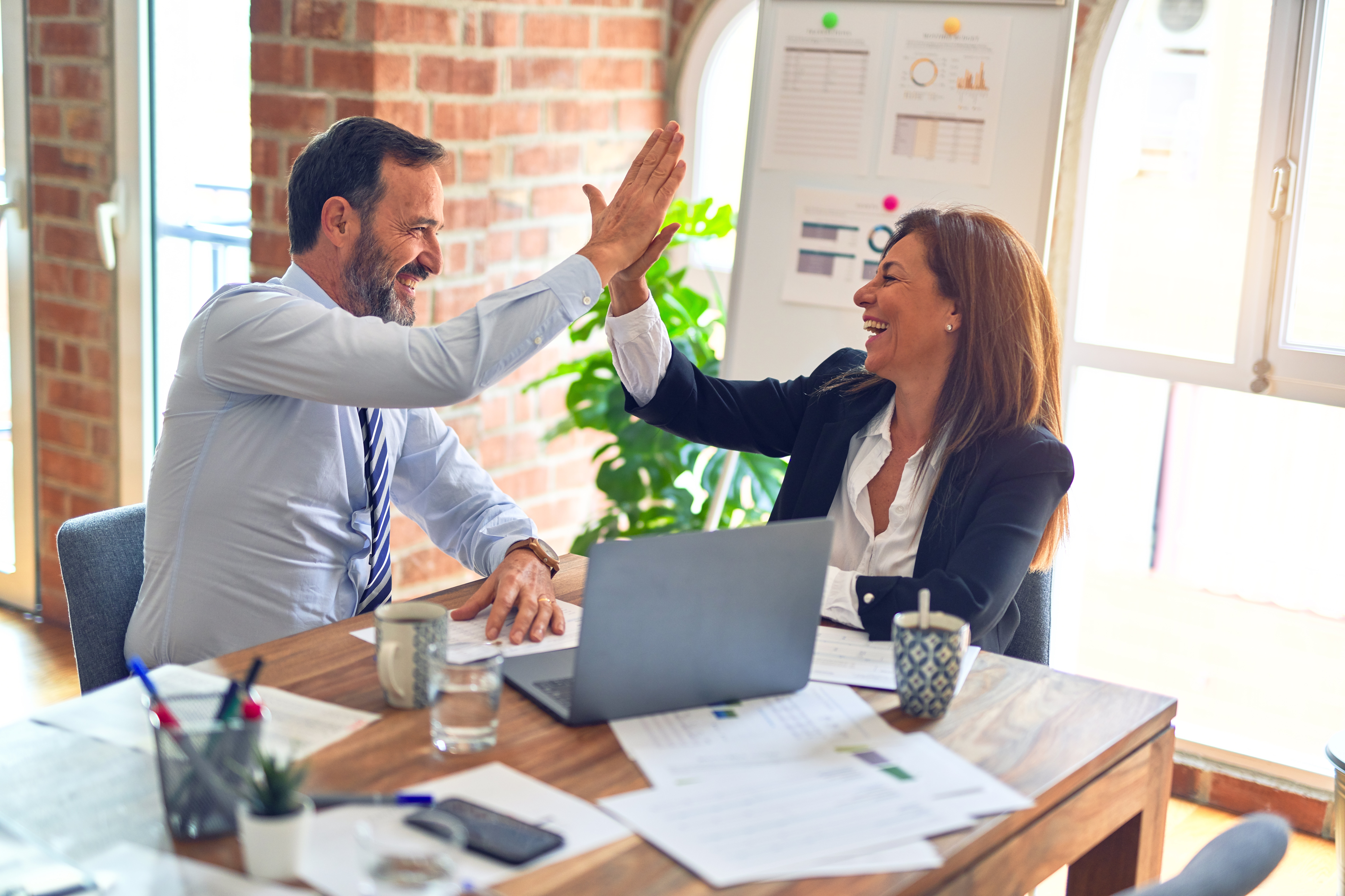 How Managed 5G Connected Laptops Enhance Business Productivity