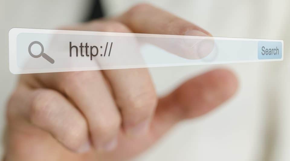 How does DuckDuckGo handle search shortcuts?