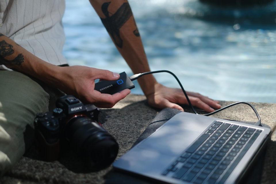 What ethical considerations should be taken into account when evaluating online content credibility?