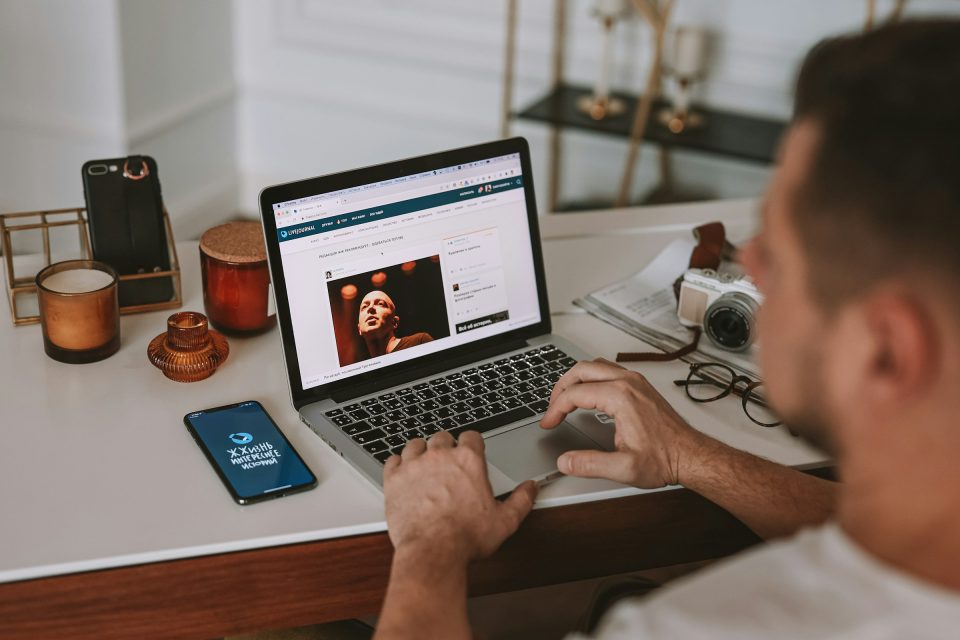 Top 5 AI Tools for Blog Content Optimization