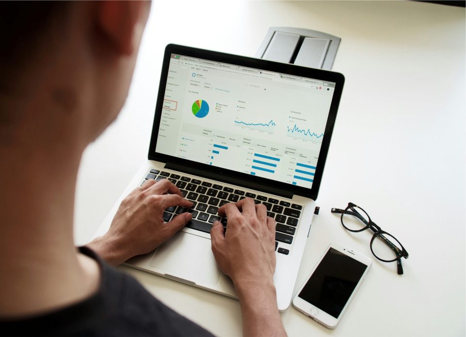 How SMBs Can Use Scheduling Data to Predict Demand
