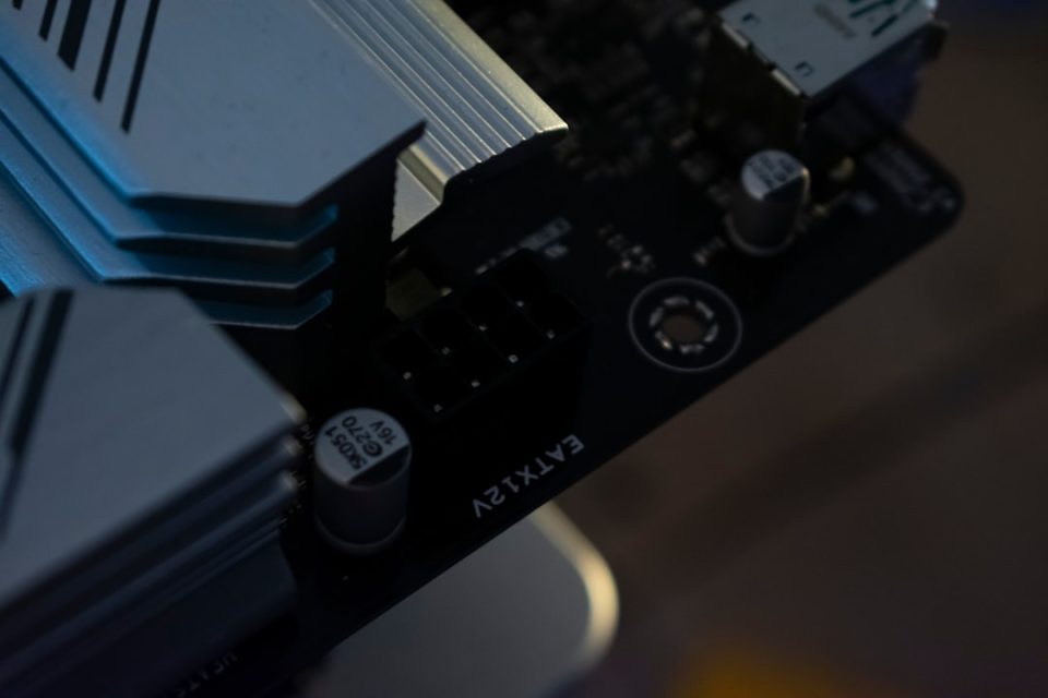 Motherboard detail with eatx12v text is visible. gpu update, nvidia drivers, install guide